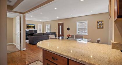 Fresh | 4 bedroom | Luxury | Center | Sunny