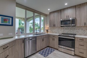 Fridge, oven, stovetop, dishwasher - Palms at Wailea Villa 1303 Garden Deluxe 1 BD 2 BA (Wailea)