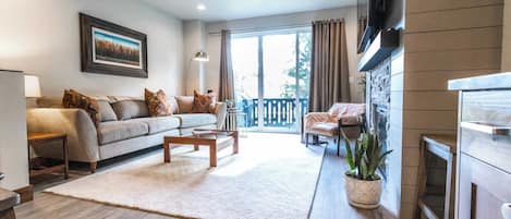 Televisión y chimenea