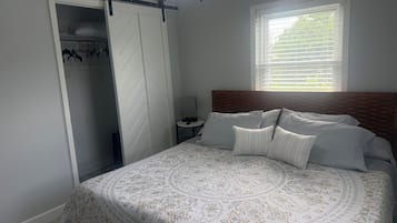 2 bedrooms, iron/ironing board, WiFi, bed sheets