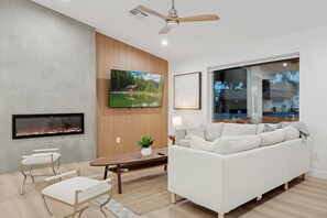 Smart-TV, Kamin