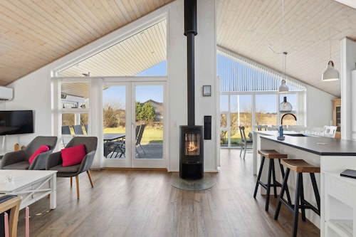 Holiday dream on the west coast