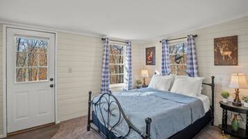 1 Schlafzimmer, Schreibtisch, Bügeleisen/Bügelbrett, Reisekinderbett