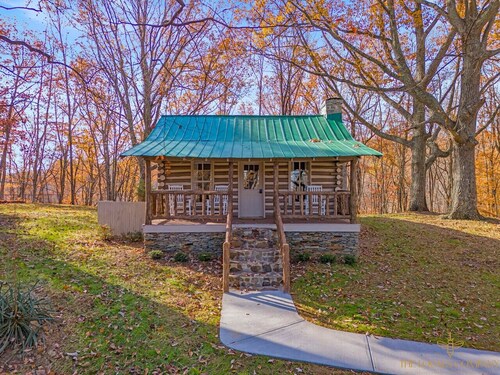Picturesque Cabin fireplace+wifi