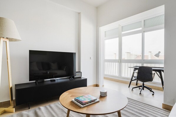 Télévision, chaîne hi-fi