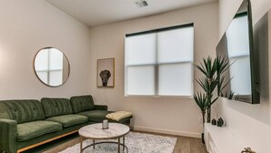 Unclassified image, 2 of 36, button - New LUX 2Bed Apt @ UCO (Edmond)