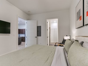 Bügeleisen/Bügelbrett, Reisekinderbett, Bettwäsche