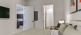 New LUX 2Bed Apt @ UCO