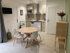 House | Dining