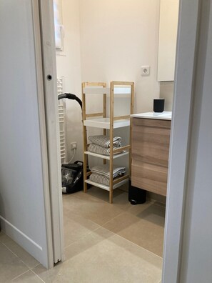 House | Bathroom