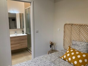 House | Bathroom