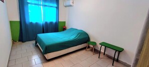 1 bedroom, bed sheets