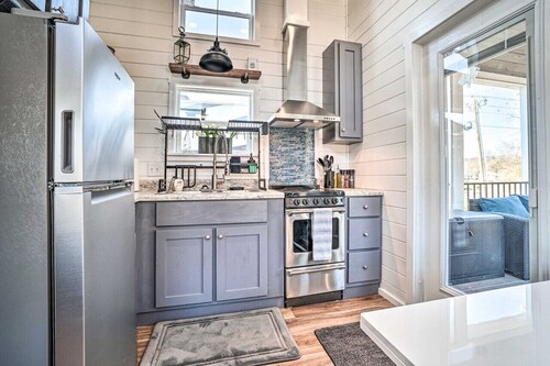 Tiny Retreat Gated Rural Haven