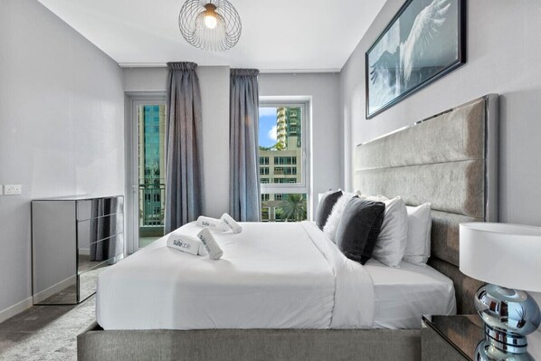 1 bedroom, iron/ironing board, travel cot, WiFi - Iconic 1 Bed Apartment in the Heart of Downtown (Dubai)