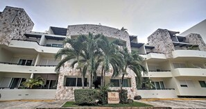 Exterior - 2bd/2.5ba 1 fl Cozy Quiet Gated Condo 24hr Security Perfect for Elderly and Kids (Playa del Carmen)