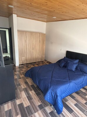 3 Schlafzimmer, Bügeleisen/Bügelbrett, WLAN, Bettwäsche