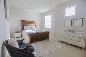 4 bedrooms, desk, travel crib, free WiFi