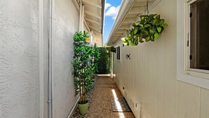 Property grounds - Modern Studio Living in San Jose (San Jose)