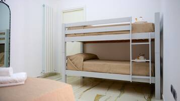 1 chambre, fer et planche Ă repasser, Wi-Fi, draps fournis