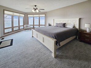 3 chambres, fer et planche à repasser, lit parapluie, Wi-Fi gratuit