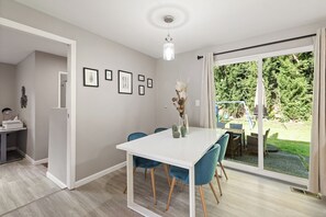 House, 4 Bedrooms, Non Smoking | Interior detail