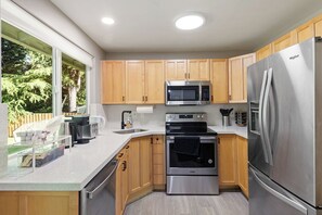 House, 4 Bedrooms, Non Smoking | Interior detail