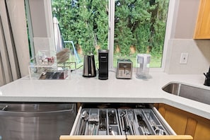 House, 4 Bedrooms, Non Smoking | Interior detail