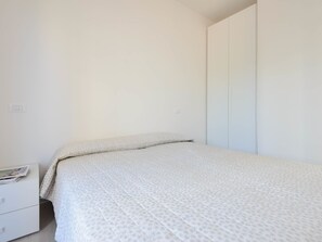 2 bedrooms, internet