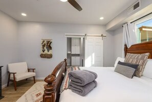 1 bedroom, desk, WiFi, bed sheets