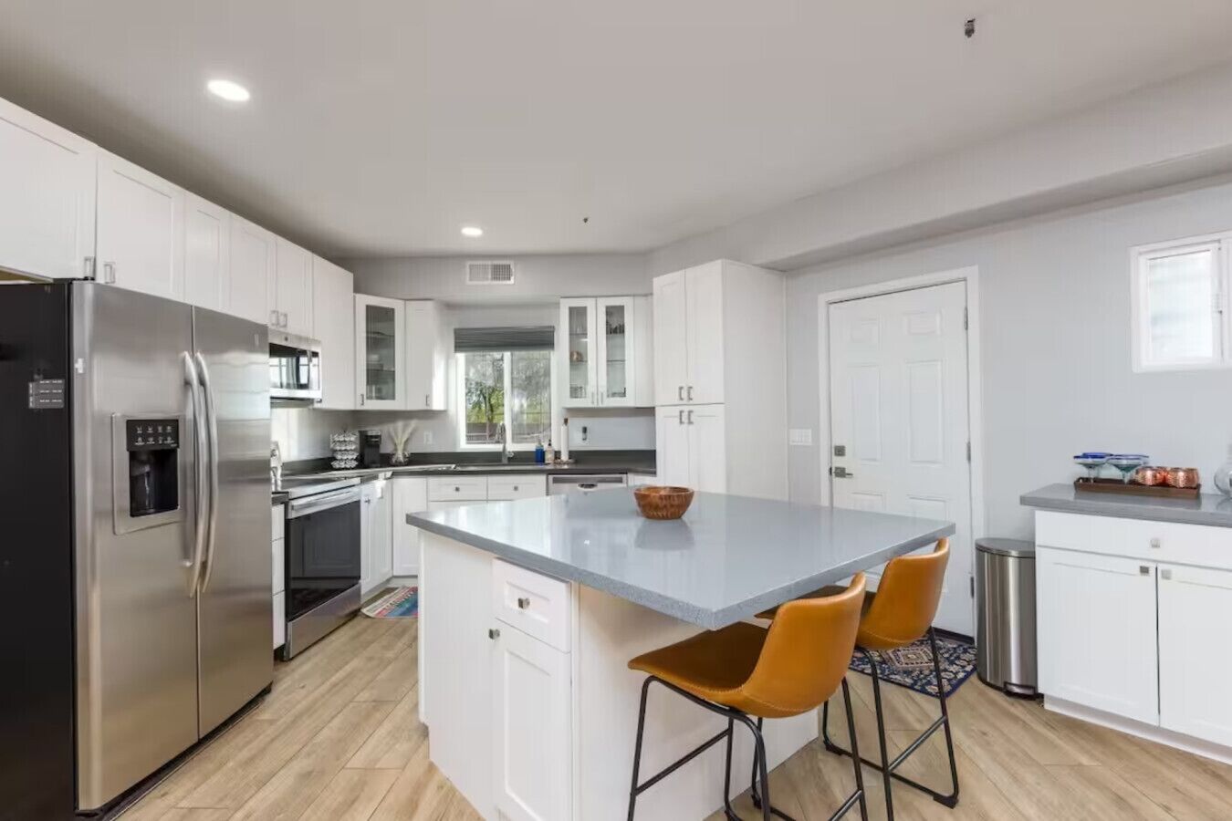 冰箱、微波炉、烤箱、炉灶