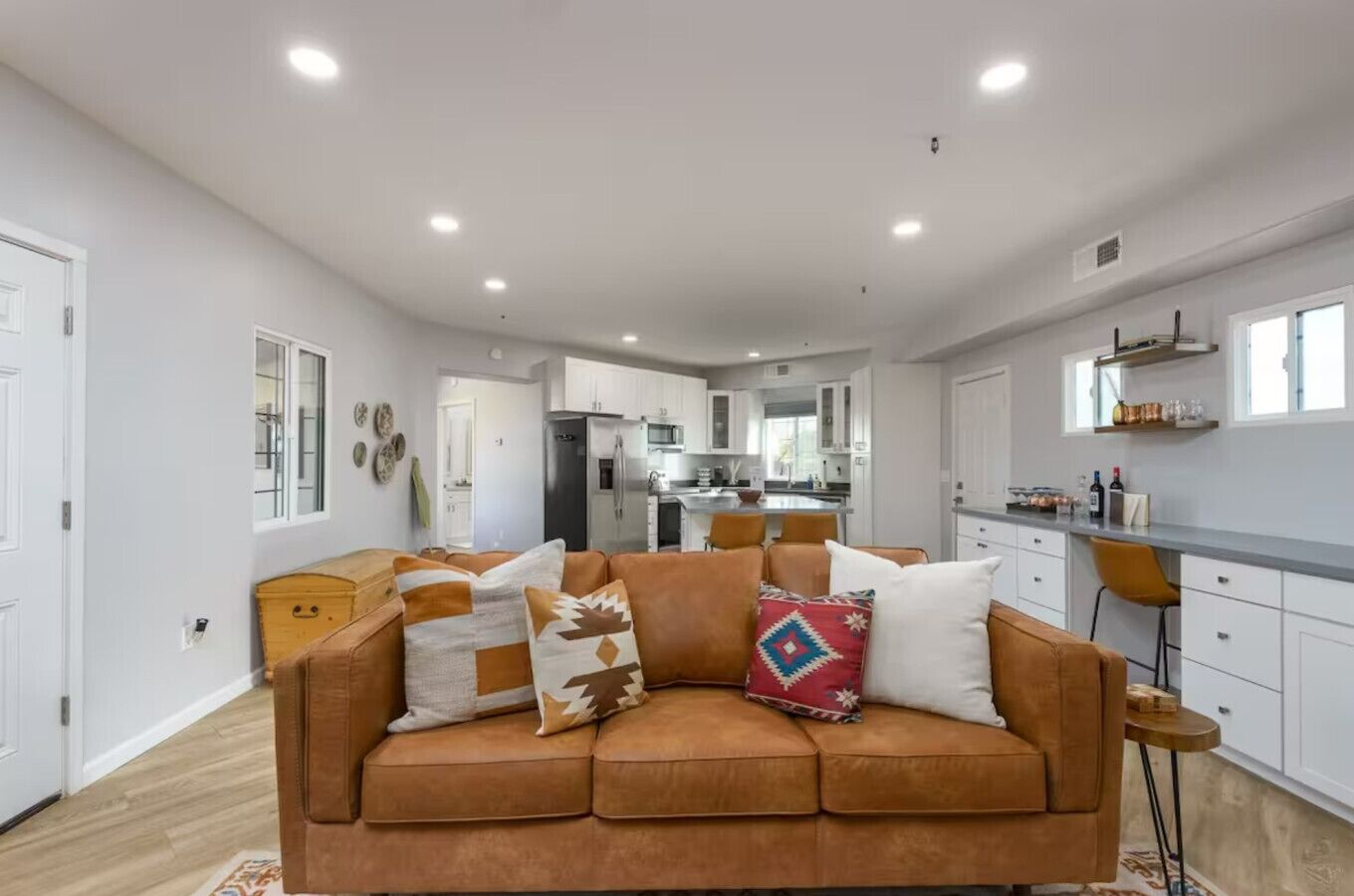 智能电视、办公室