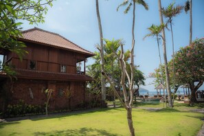 In-room safe, desk, laptop workspace, free WiFi - The Ariras Resort (Karangasem)