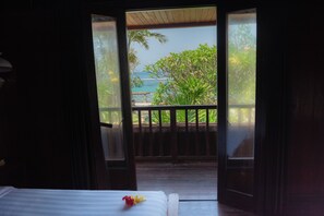 Family Double or Twin Room, Balcony, Ocean View | Peti besi dalam bilik, meja, ruang kerja komputer riba, Wi-fi percuma 