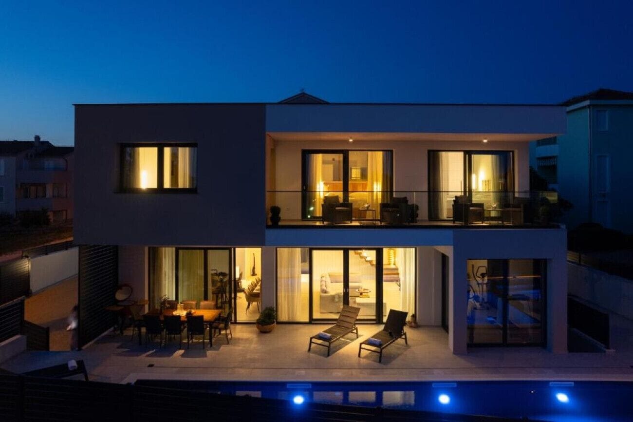 المنشأة من الخارج