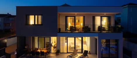 المنشأة من الخارج