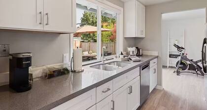 Cozy Bellevue Home for Family/Business Near MS