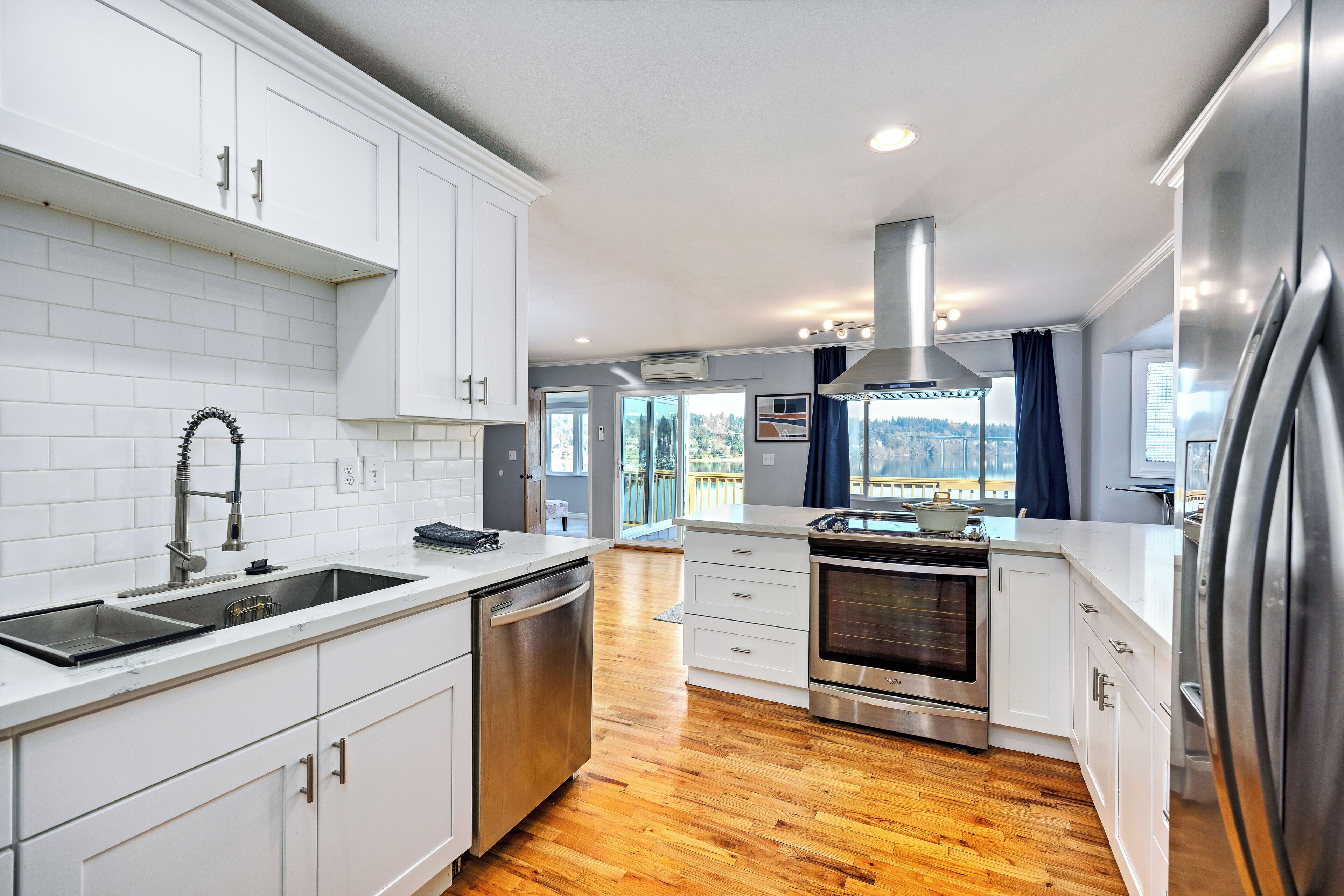 Cookware/dishes/utensils