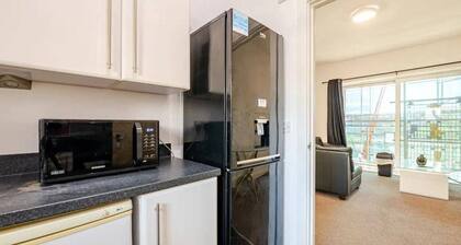 2Bed Apt - City Centre with Balcony - Sleeps 6