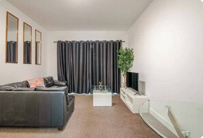 Interior - 2Bed Apt - City Centre with Balcony - Sleeps 6 (Southampton)