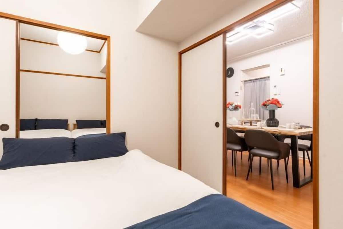 3 bedrooms, blackout drapes, free WiFi