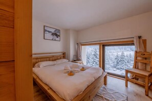 Bedroom - Grand Roc C325 280m from Slopes, View, Parking & WiFi, Argentière (Chamonix), France (Argentière (Chamonix))