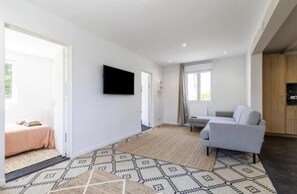 3 chambres, fer et planche à repasser, Wi-Fi gratuit