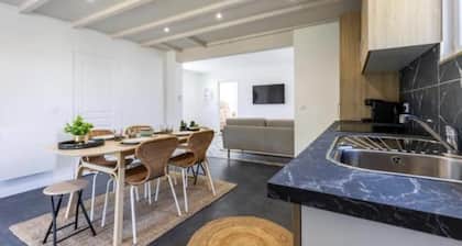 House near the port (Lanton)