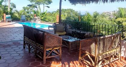Casa Pequeno Mundo / SWH
Tranquility Mismaloya Hills
4 Bedroom / 5 Bathrooms