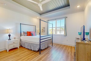 3 bedrooms, iron/ironing board, Internet, bed sheets - Gorgeous family home, plenty of space, family-friendly & close to everything (Pensacola)