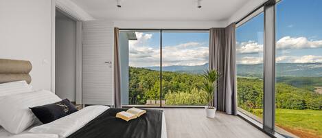 4 soverom, strykejern/-brett, wi-fi (inkludert) og sengetøy