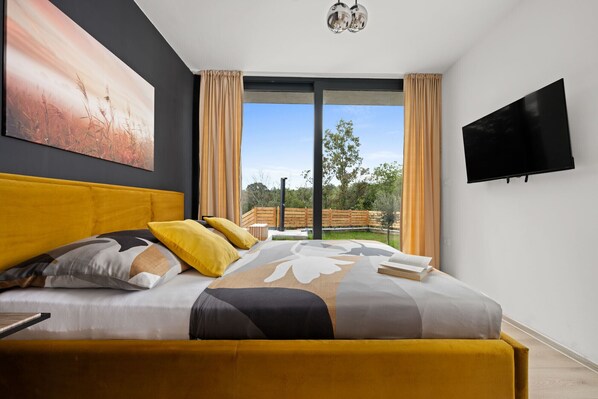 3 bedrooms, free WiFi, bed sheets
