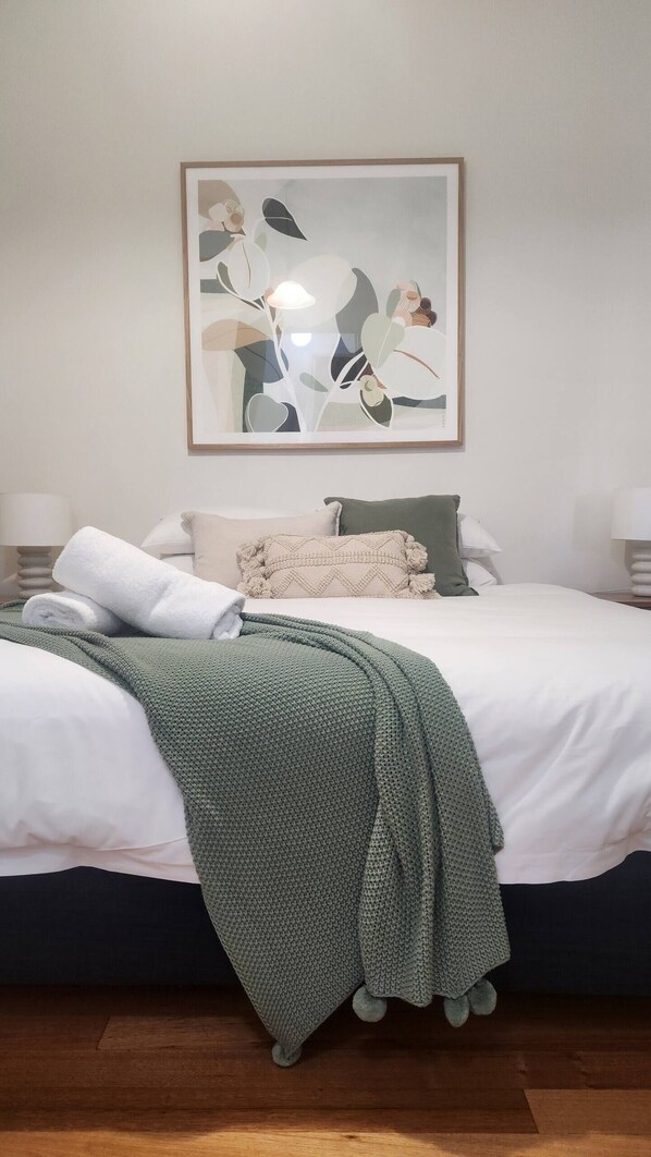 3 bedrooms, iron/ironing board, free WiFi, bed sheets