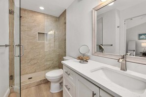 Douche, serviettes fournies