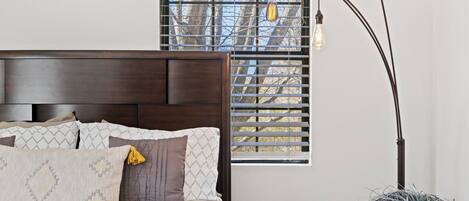 2 sovrum, skrivbord, strykjärn/strykbräda och wi-fi